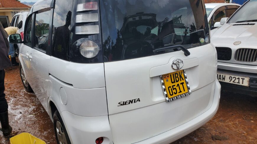 Toyota sienta