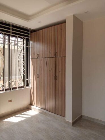 #5Bedroomed mansion house for #Sale in #Kira at #850Millions ugx but Slightly Negotiable