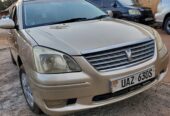 Toyota premio 2004