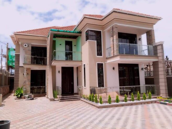 #5Bedroomed mansion house for #Sale in #Kira at #850Millions ugx but Slightly Negotiable