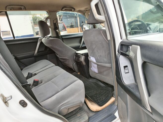 TOYOTA LAND CRUISER….ON MARKET NOW…. DIESEL EGIN…… MODEL 2012….. I WANT MONEY NOW NOW……