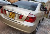 Toyota premio 2004
