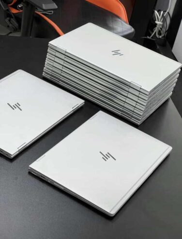 Hp elite book 1030G2.