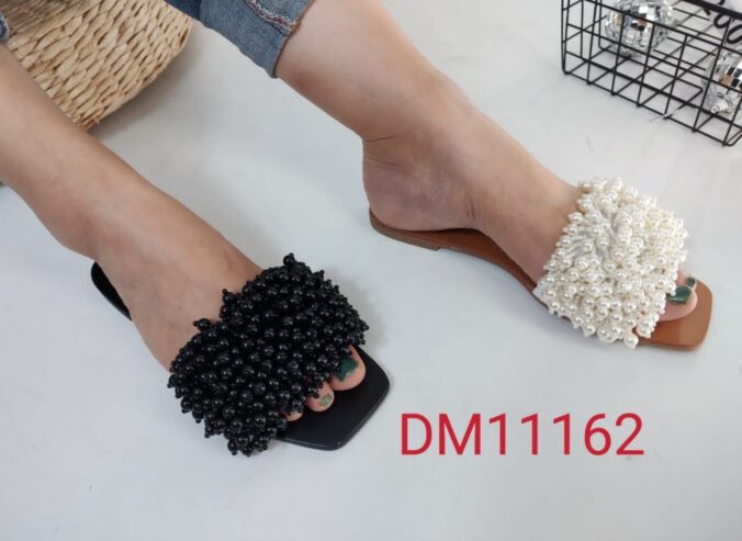 Ladies flats