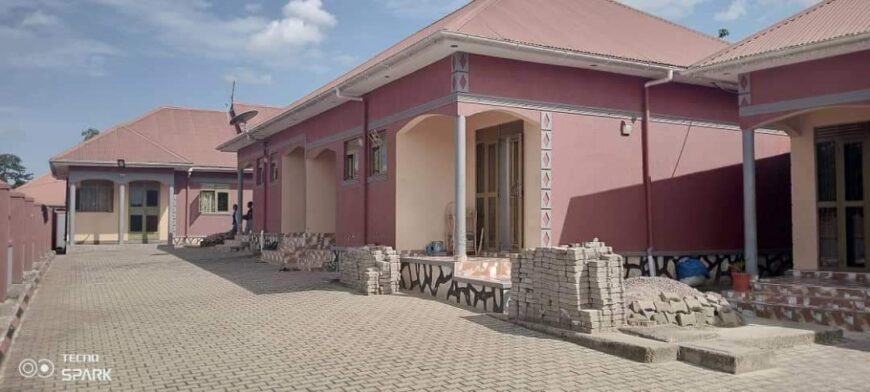 Double roomed houses for #Rent in #Mpererwe at #250k ugx monthly