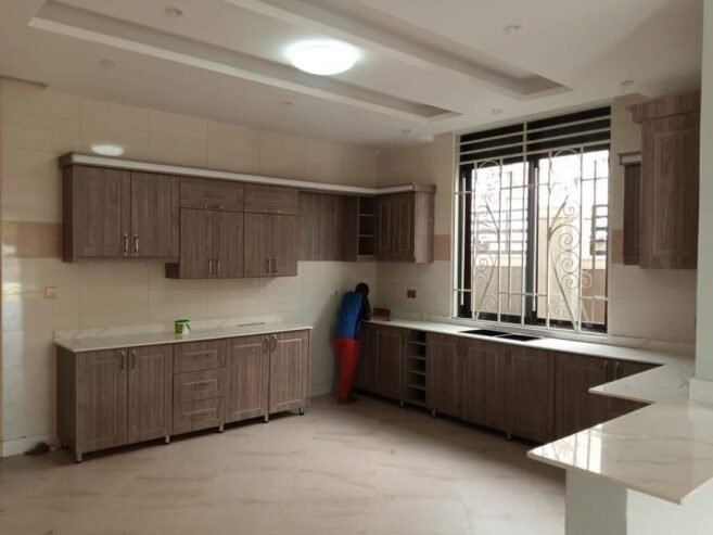 #5Bedroomed mansion house for #Sale in #Kira at #850Millions ugx but Slightly Negotiable
