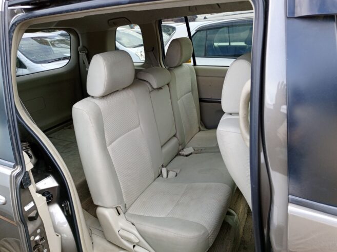 TOYOTA ISIS…ON SALE NOW…. MODEL 2008…. I WANT MONEY NOW…