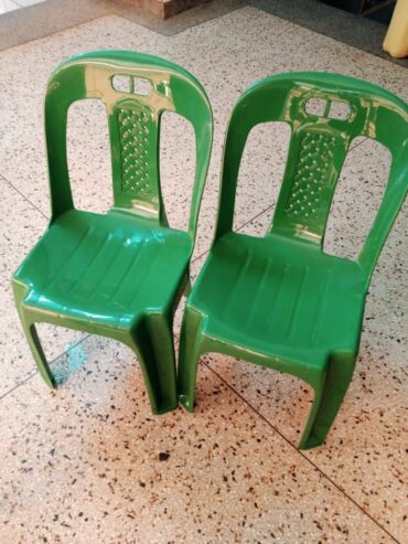 Armless chair