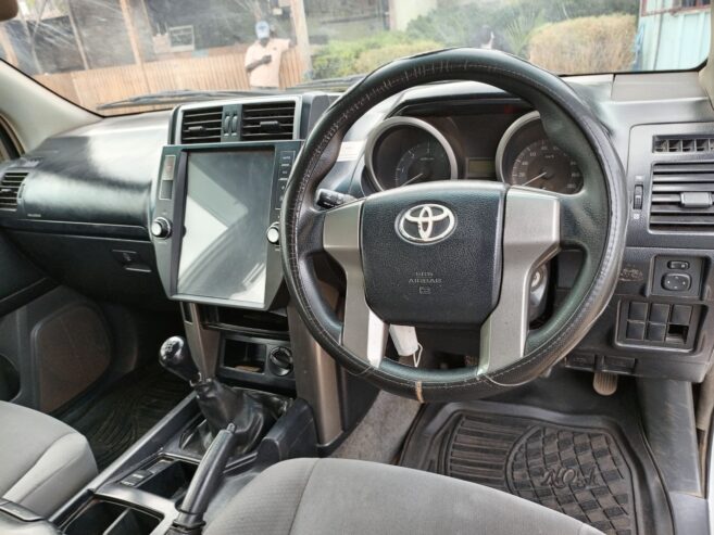 TOYOTA LAND CRUISER….ON MARKET NOW…. DIESEL EGIN…… MODEL 2012….. I WANT MONEY NOW NOW……