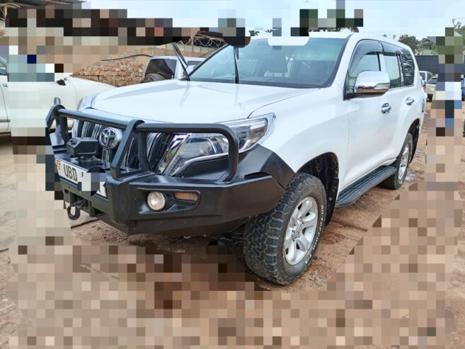 TOYOTA LAND CRUISER….ON MARKET NOW…. DIESEL EGIN…… MODEL 2012….. I WANT MONEY NOW NOW……