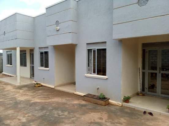 Double roomed houses for #Rent in #Mpererwe at #200k ugx monthly .