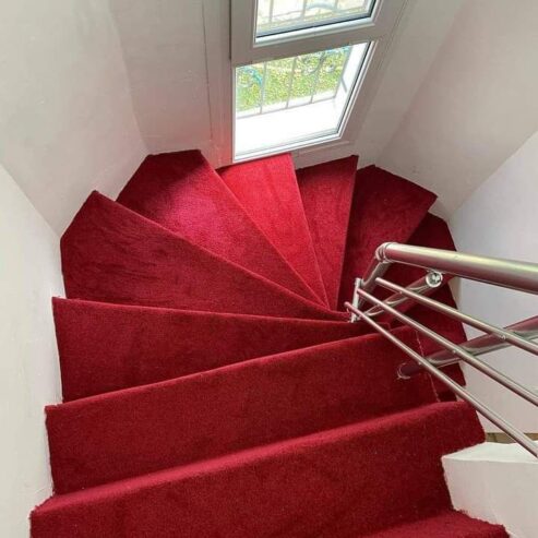 Wall to wall carpets