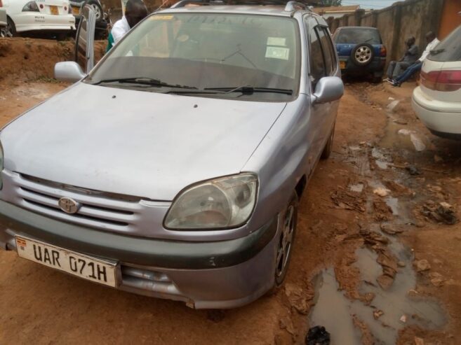Toyota raum