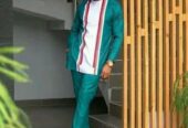 Nigerian wears kaftan