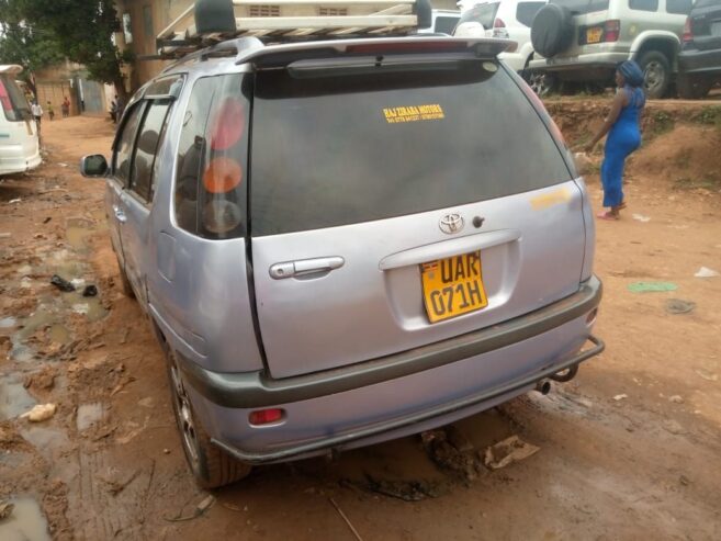 Toyota raum