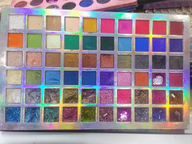 Eyeshadow palette n make up brushes