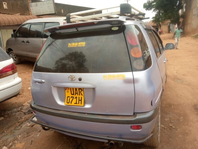 Toyota raum