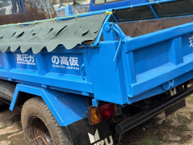 Isuzu elf dumper
