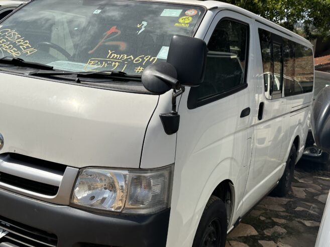 Toyota HIACE van 2014