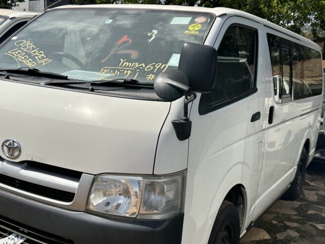 Toyota HIACE van 2014