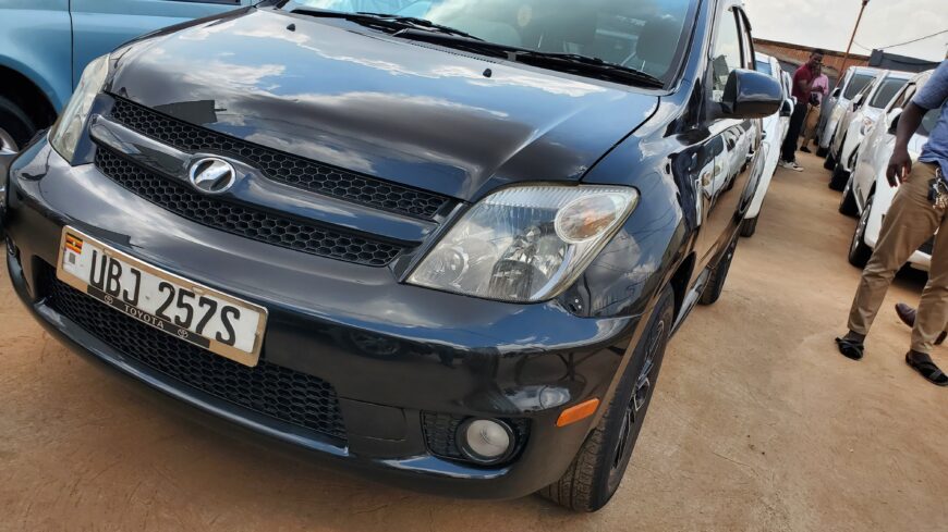 Toyota IST