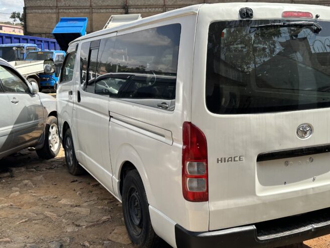 Toyota HIACE van 2014