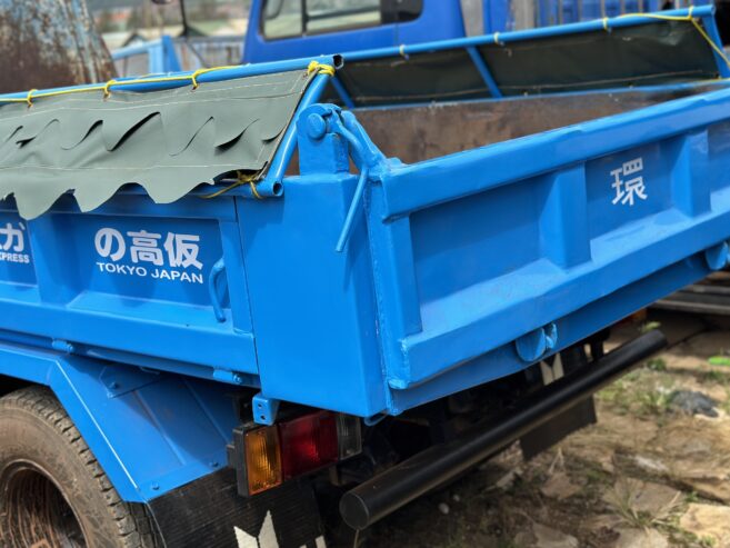 Isuzu elf dumper