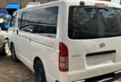Toyota HIACE van 2014