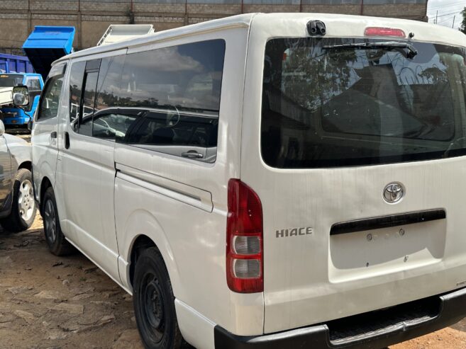 Toyota HIACE van 2014