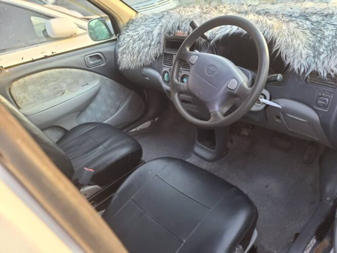 Toyota raum uas white