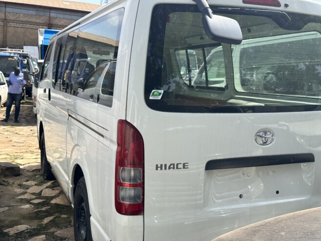 Toyota HIACE van 2014