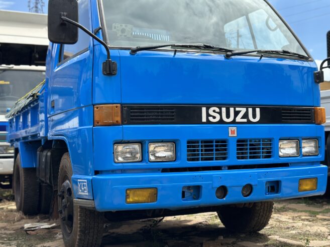 Isuzu elf dumper